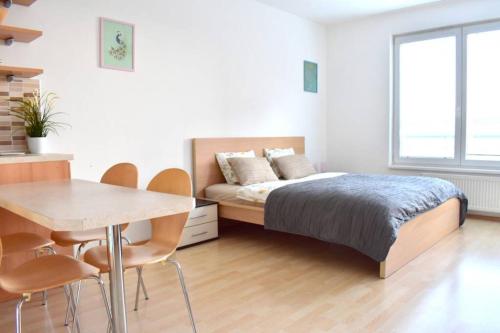 Modern apartments - Airport 8mins, Praga