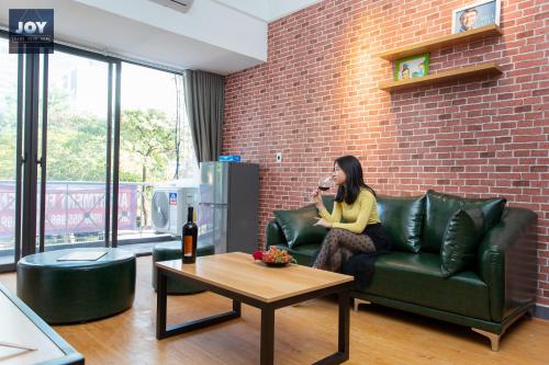 awesome studio-next to aus embassy & daewoo hotel