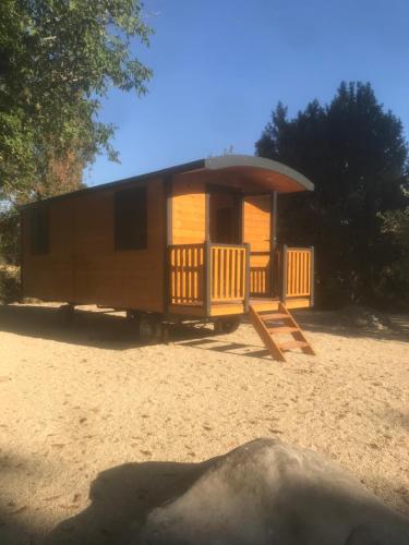 Roulotte Christian gîte à louer Chailly-en-Bière