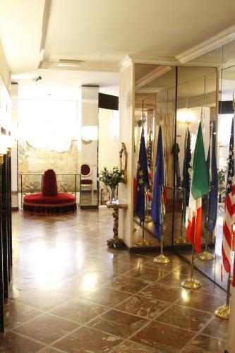 Grand Hotel Hermitage - image 11