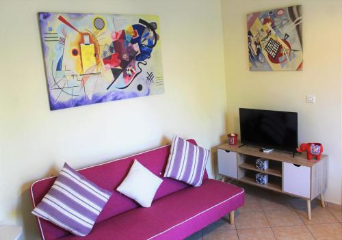  Comfy and cozy apartment in Iliopoulaíika