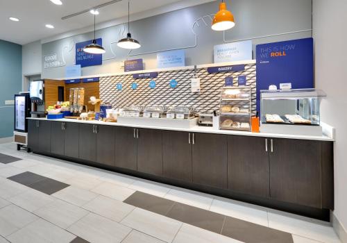 Holiday Inn Express Hotel & Suites Cleburne by IHG