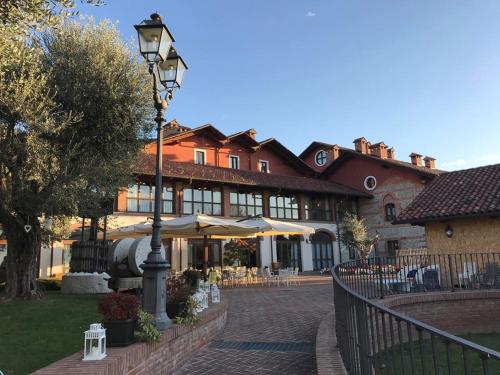 Santo Stefano SPA & BIKE Relais Santo Stefano SPA Relais is perfectly located for both business and leisure guests in Sandigliano. Both business travelers and tourists can enjoy the propertys facilities and services. Service-minded