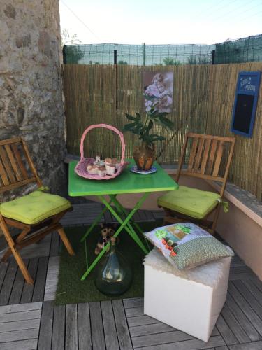 Létesítmények, L'insolite et médièvale Tour Yselda (L'insolite et medievale Tour Yselda) in Saint-Pourcain-sur-Sioule