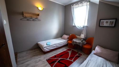 2 twin beds