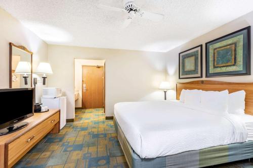 La Quinta by Wyndham El Paso East - image 5