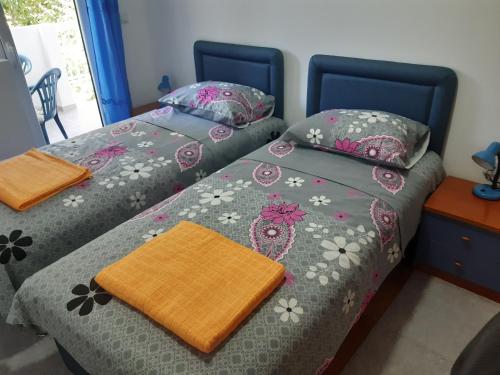 One-Bedroom Apartment image 9