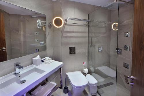 Deluxe Double or Twin Room with Sea View image 1