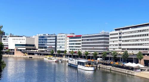 . Hotel Stadt Hamburg am Fluss Saarbrücken