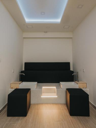 Kahlua Hotel & Suites - image 4