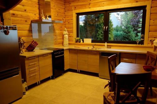 ห้องครัว, BITTE Three Bedroom Design Cottage in อซารี