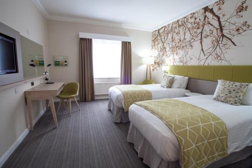 1 queen bed