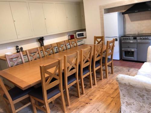 The Wing & gardens with FREE hot tub & hard tennis court at Brook Hall nr York & Leeds in Wighill