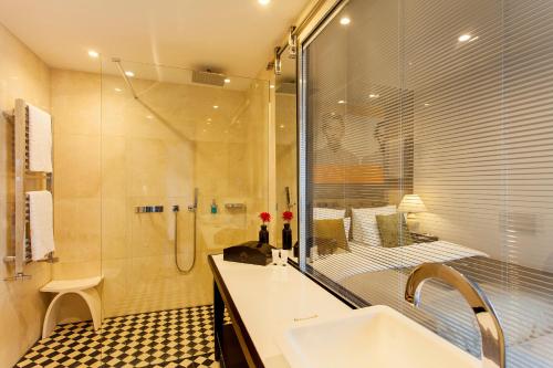 Quentin Boutique Hotel - image 3