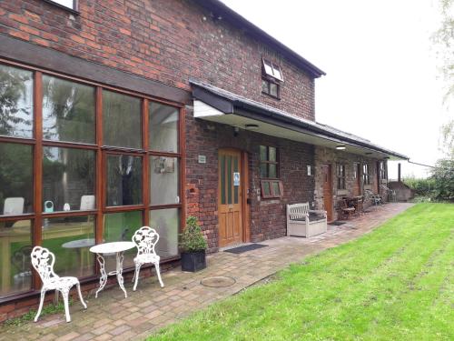Brook Barn B&B - image 13