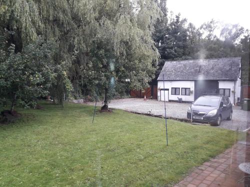 Brook Barn B&B - image 11
