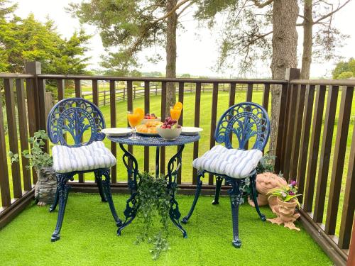 Balcony/terrace, Lake District romantic get away in 1 acre gardens off M6 in Tebay