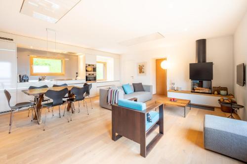 LAAX Homes - Casa Fau - Apartment - Laax