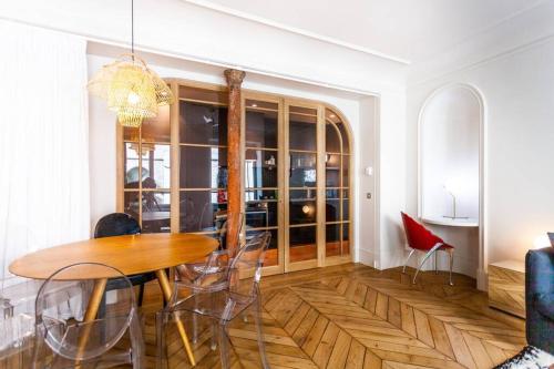 Champs-elysees-monceau-luxury 2-bedroom Apartment - Concorde / Madeleine