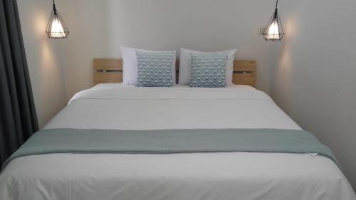 Radika Paradise Villa & Cottage – Tepus, MN