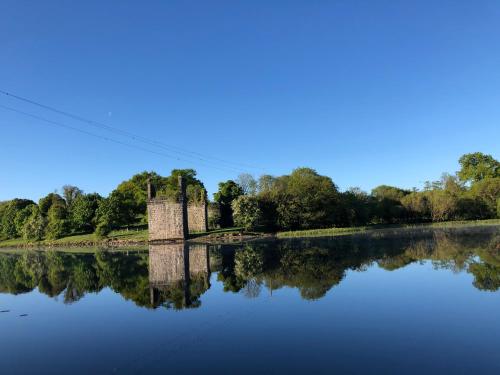 Ardhowen Bay lakefront holiday accommodation