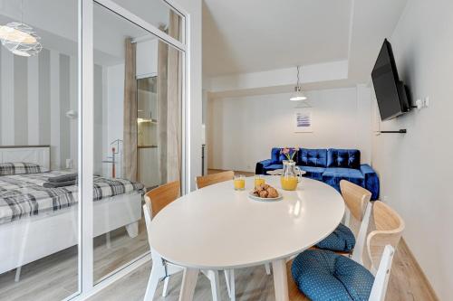 Apartment with Balcony image 6