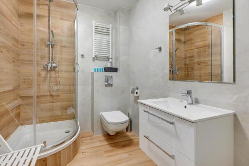 One-Bedroom Apartment image 3