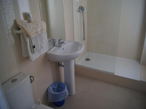 Hôtel Moderne - image 10