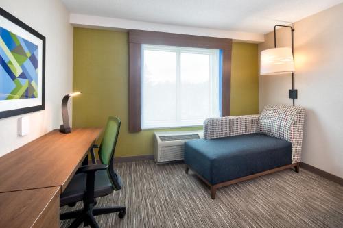 Holiday Inn Express & Suites Halifax Airport, an IHG Hotel