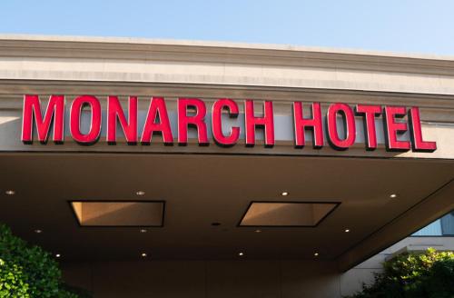 Monarch Hotel And Conference Center