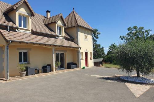 Villa avec piscine, jacuzzi et vue imprenable !