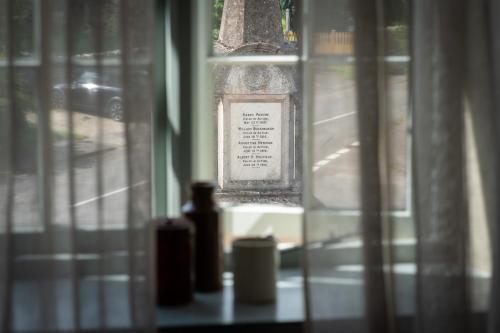 Royal Oak Ramsden - image 14