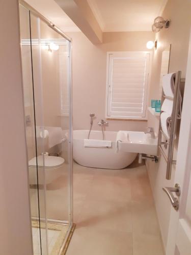 264644350 Amberhall Guesthouse
