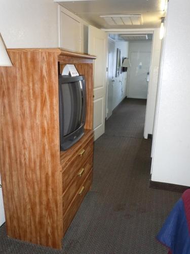 Travelodge by Wyndham Grand Rapids North - image 10