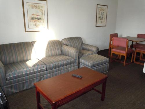 Travelodge by Wyndham Grand Rapids North