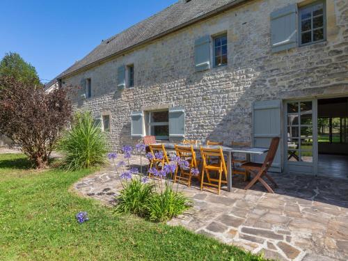 Vintage Holiday Home in Maisons near Sea gîte à louer Maisons