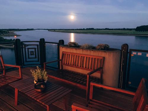 شرفة/ تراس, Rheinloft 3 - Große Giebelwohnung mit Dachterrassen an der Rheinpromenade in Emmerich am Rhein