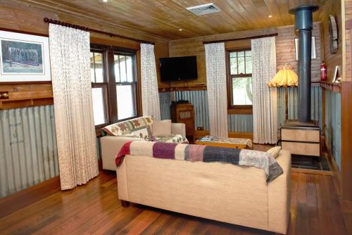 Colby Cottages, Wooragee near Beechworth - Osbornes Flat