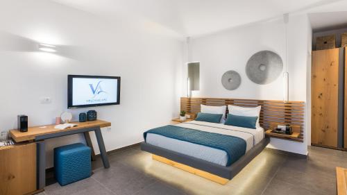 Junior Suite room in Volcanic Arc Suites