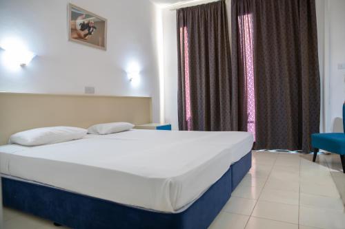West End Hotel in Peija