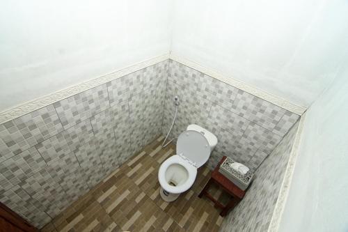 Bathroom, Batur Homestay and Lodge in Kintamani