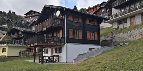Intrare, Chalet Valaisia in Riederalp
