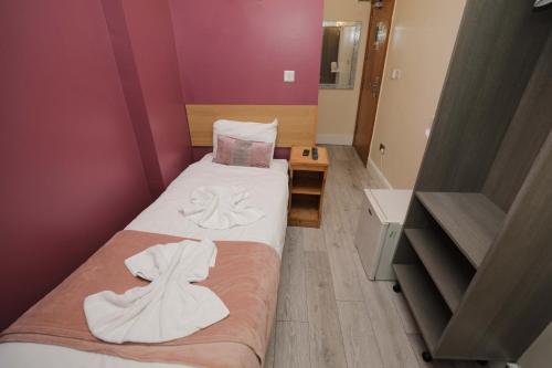 Holland Inn Hotel - image 11