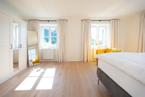 2 bedrooms, 3 beds