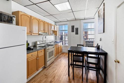 Great Location 1BR Next To Path - 10min To NYC