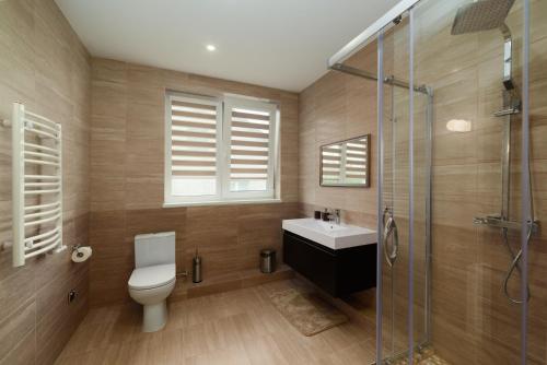 Large Double Room image 10
