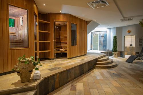 Sporthotel Leweck in Буршид