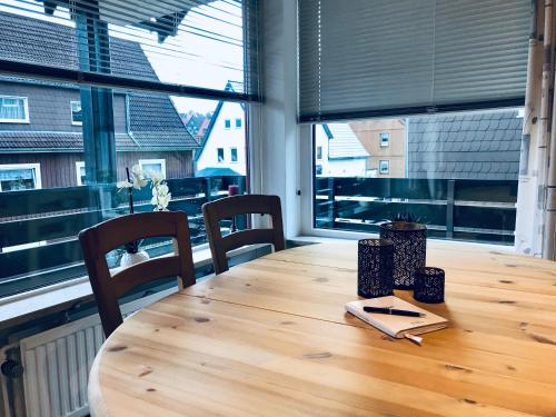 Große Wohnung - Kamin - Balkon - Boxspringbett - Skiwiese 220m von Neue Straße entfernt