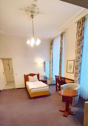 Hotel Eifeler Hof Kyllburg 6.4km von Oberkail entfernt