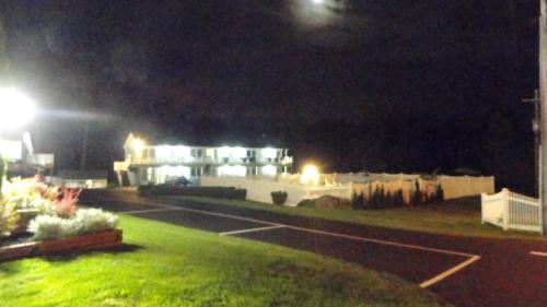 Studio Motel of Lake George - image 8